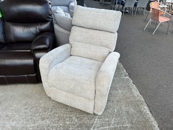 Synergy Easy Living Plush Beige Chair (does not recline)
