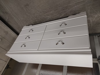 Ashley Anarasia White 6-Drawer Dresser
