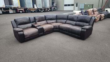 Home Meridian Dunhill Dark Brown Leather Power Reclining Sectional with Power Headrest (blemish)