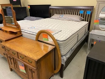 Modus City II Rake Two-Tone Full Bed