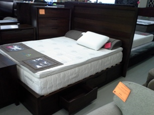 Edge Mahogany Queen Storage Bed