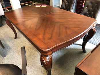 Legacy Evolution Auburn Dining Table with 1 Leaf