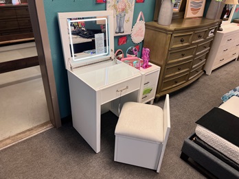 Universal Odessa White Lift-Top Vanity with Stool (blemished)