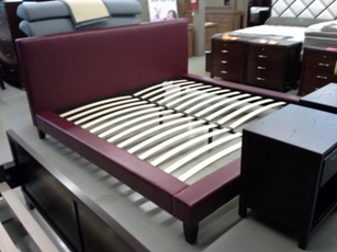Laurel Gunslinger Red Bonded Leather King Platform Bed