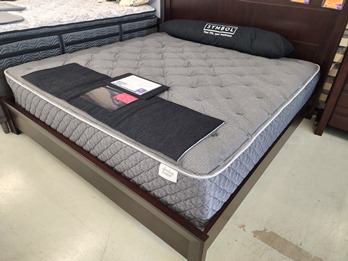 Corsicana Remi 13-Inch Plush Queen Mattress