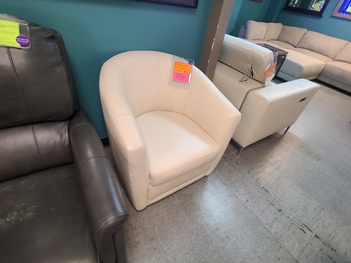 Natuzzi Spa Cora Cream Leather Swivel Chair
