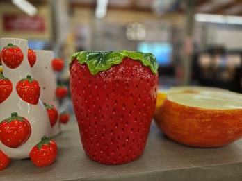 Three Hands Strawberry Plant Stand