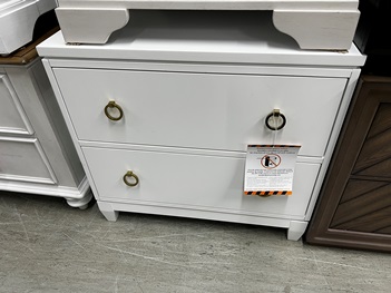 Legacy Summerland White 2-Drawer Nightstand