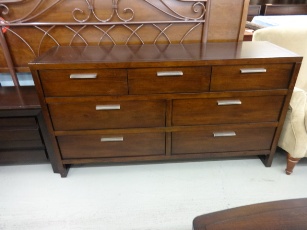 Tahoe Mahogany 7-Drawer Dresser