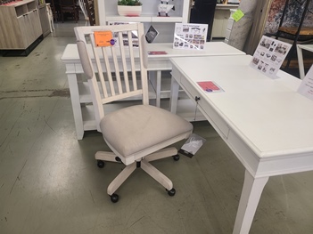 Dawnwood Antique White Desk Chair