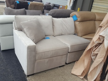 Jonathan Louis 2-Piece Loveseat in Monaco Commodore