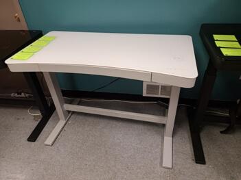 Twin Star White 47-Inch Contoured Desk (does not work)