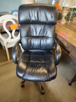 Black Desk Chair (blemish)