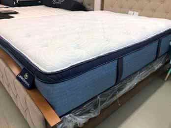 Serta Perfect Sleeper Cozy Escape Plush Pillow Top King Mattress