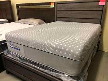 NAME BRAND Lacey Firm Hybrid Cal King Mattress