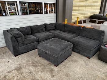 Thomasville Tisdale Charcoal Fabric 5-Piece Sectional with Storage Ottoman & Tufted Accents (blemish)