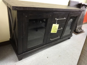 Yosemite Sideboard with Glass Doors
